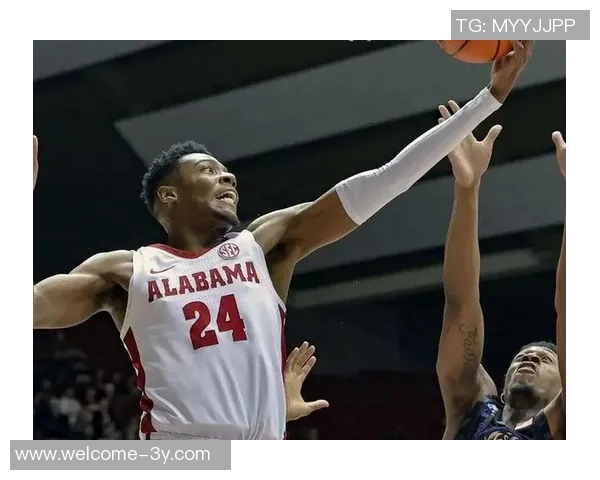 黄蜂主帅强调阵容深度出色尽管三球和米勒受限出场时间