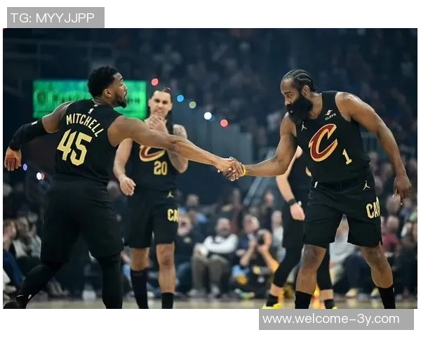 哈登称赞团队合作精神近12场比赛10胜体现集体力量